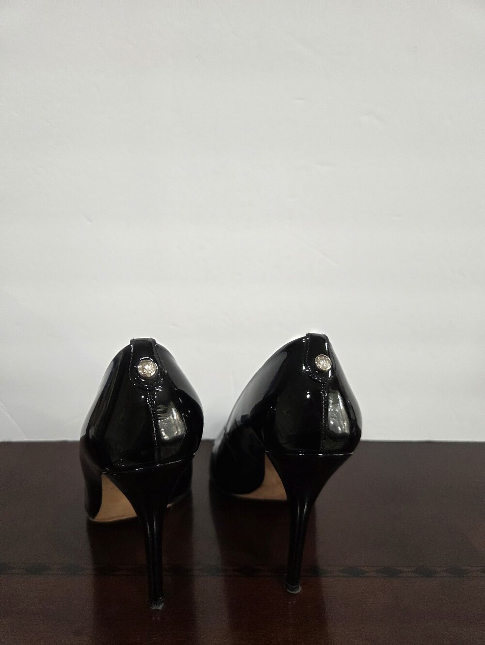 Stuart Weitzman Black Patent Peep-Toe Stiletto Heel sz.8.5 - Picture 5 of 7